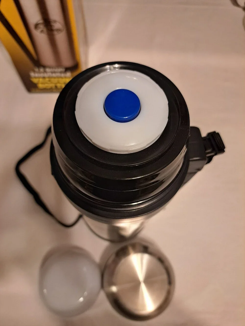 Bass Pro Shops Vaccum Bottle